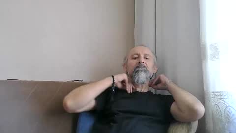 Snapshot of buckwessle chatting on 30, 4, 2026 Buck Wessle online show from 30, 4, 2026