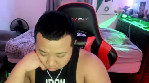 buffsexyman24 online show from 10, 3, 2025