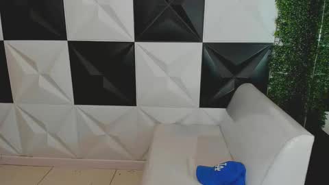 bull_cam online show from 4, 10, 2025