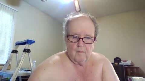 Snapshot of bullfrogg505 chatting on 11, 5, 2026 bullfrogg505 online show from 11, 5, 2026