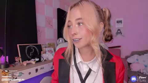 Snapshot of bun_nyx chatting on 25, 11, 2025 online show from 25, 11, 2025