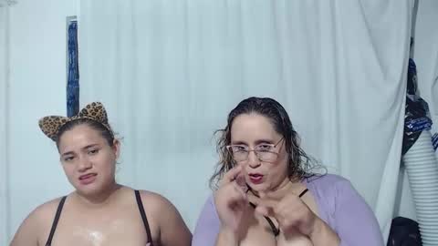 Snapshot of bunniosito chatting on 8, 11, 2025 bunniosito online show from 8, 11, 2025