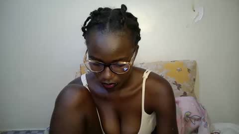 Snapshot of bunny_bliss1 chatting on 5, 4, 2026 bunny_bliss1 online show from 5, 4, 2026