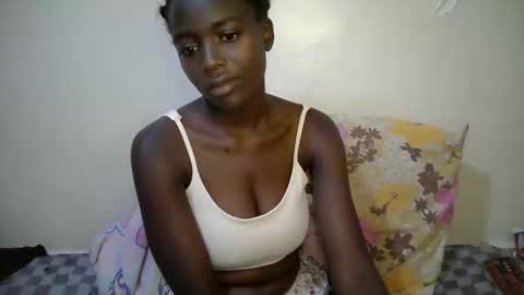 Snapshot of bunny_bliss1 chatting on 6, 4, 2026 bunny_bliss1 online show from 6, 4, 2026