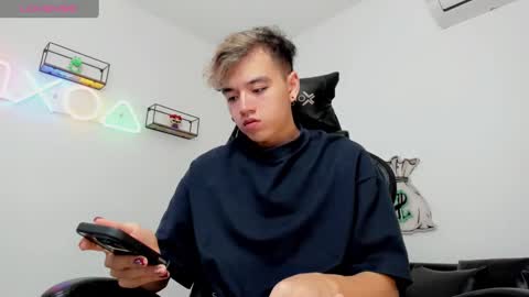 Snapshot of bunny_maxxi chatting on 16, 12, 2024 bunny online show from 16, 12, 2024