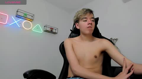 Snapshot of bunny_maxxi chatting on 16, 12, 2024 bunny online show from 16, 12, 2024