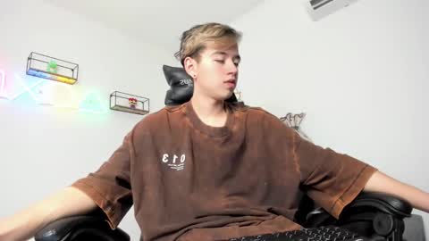 Snapshot of bunny_maxxi chatting on 21, 1, 2025 bunny online show from 21, 1, 2025