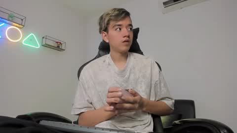 Snapshot of bunny_maxxi chatting on 9, 3, 2025 bunny online show from 9, 3, 2025