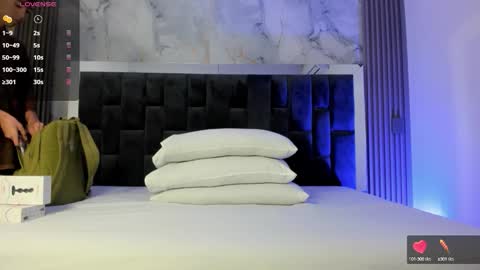 Snapshot of bunny_maxxi chatting on 17, 10, 2025 bunny online show from 17, 10, 2025