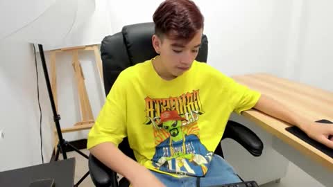 Snapshot of bunny_maxxi chatting on 23, 10, 2025 bunny online show from 23, 10, 2025