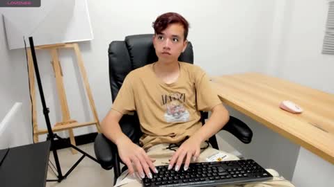 Snapshot of bunny_maxxi chatting on 30, 10, 2025 bunny online show from 30, 10, 2025