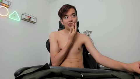 Snapshot of bunny_maxxi chatting on 1, 12, 2025 bunny online show from 1, 12, 2025