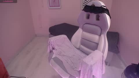 Snapshot of bunny_poison chatting on 10, 11, 2025 ... . . ... online show from 10, 11, 2025