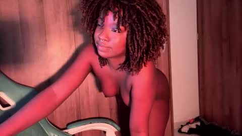 Snapshot of bunny_secrets chatting on 7, 10, 2025 Isa online show from 7, 10, 2025