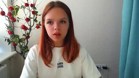 Snapshot of bunnybloom_ chatting on 24, 9, 2025 Ariel online show from 24, 9, 2025