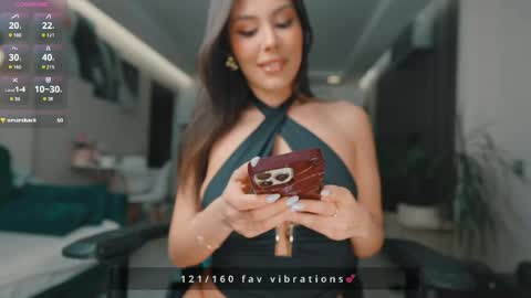 Snapshot of bunnyclide chatting on 17, 4, 2026 Bonny and Clide Help us by thumbs up online show from 17, 4, 2026