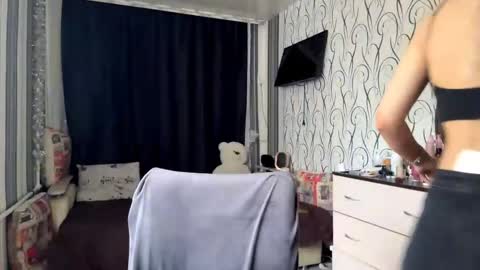 Snapshot of bunnytrussel chatting on 7, 5, 2026 Bella online show from 7, 5, 2026