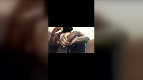 Snapshot of burgerboy06 chatting on 17, 12, 2025 burgerboy06 online show from 17, 12, 2025