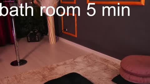 Snapshot of burgundymuse chatting on 18, 4, 2026 Emma online show from 18, 4, 2026