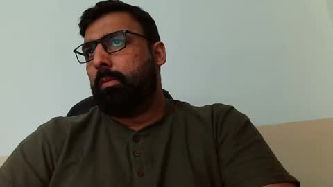 Hairy Arabian online show from 3, 2, 2025