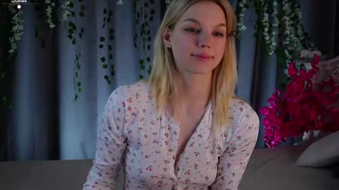 Snapshot of burnletitallburn chatting on 11, 10, 2025 Jessica online show from 11, 10, 2025