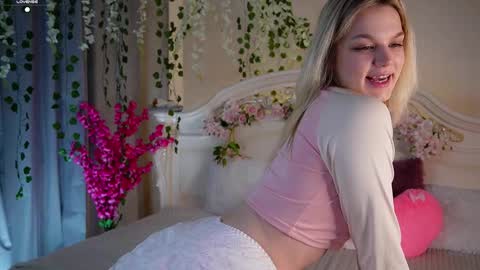 Snapshot of burnletitallburn chatting on 16, 10, 2025 Jessica online show from 16, 10, 2025