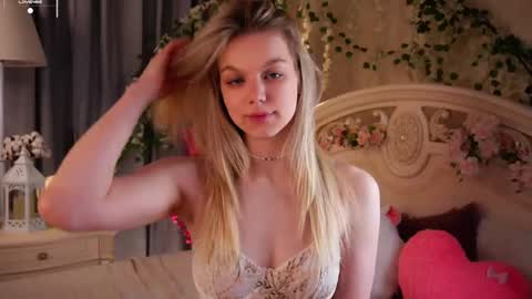 Snapshot of burnletitallburn chatting on 11, 11, 2025 Jessica online show from 11, 11, 2025