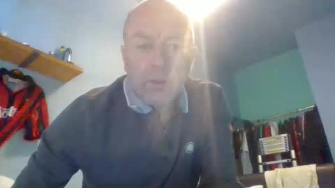 Snapshot of burnleyguy1977 chatting on 28, 4, 2026 burnleyguy1977 online show from 28, 4, 2026