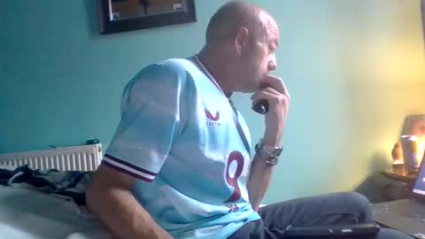 Snapshot of burnleyguy1977 chatting on 2, 6, 2026 burnleyguy1977 online show from 2, 6, 2026