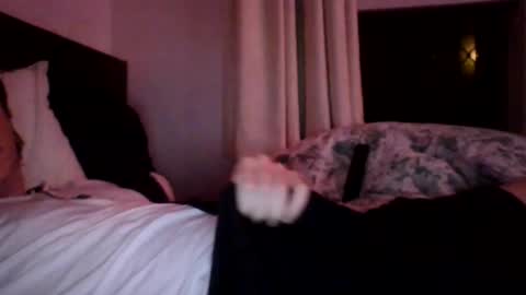 burnttoast6 online show from 29, 11, 2025