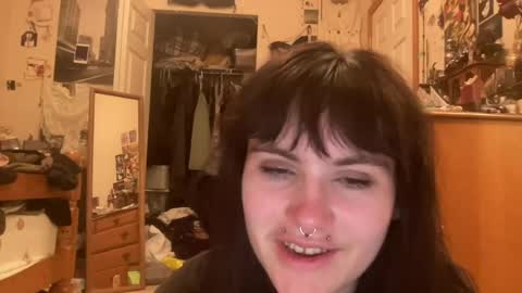 esme gray online show from 3, 7, 2026