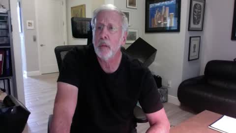 Snapshot of bustinout99 chatting on 9, 4, 2026 afternoon wood online show from 9, 4, 2026