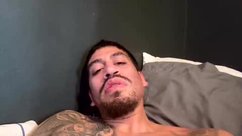 Snapshot of bustnfatloads2 chatting on 11, 11, 2025 bustnfatloads2 online show from 11, 11, 2025