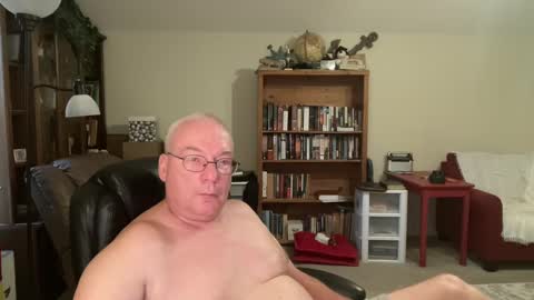 bustyballs100 online show from 7, 10, 2025