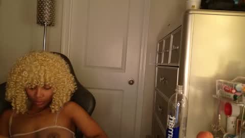 Snapshot of butterflybootyy chatting on 21, 12, 2025 butterfly booty online show from 21, 12, 2025