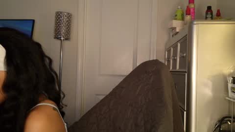 Snapshot of butterflybootyy chatting on 6, 4, 2026 butterfly booty online show from 6, 4, 2026