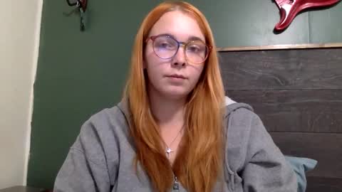 Snapshot of butterflywingzz chatting on 9, 11, 2025 butterflywingzz online show from 9, 11, 2025