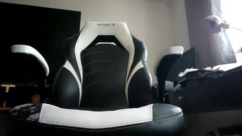 bwall1425 online show from 29, 11, 2025