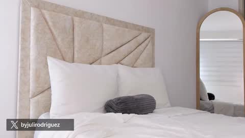 Snapshot of by_juliana chatting on 16, 1, 2026 online show from 16, 1, 2026