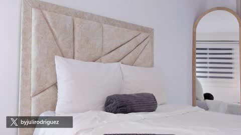 Snapshot of by_juliana chatting on 18, 1, 2026 online show from 18, 1, 2026