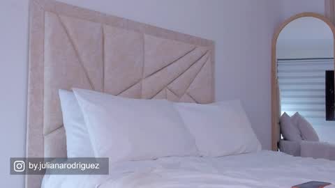 Snapshot of by_juliana chatting on 14, 4, 2026 online show from 14, 4, 2026