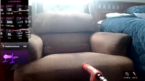 Snapshot of bygd334 chatting on 24, 11, 2025 biggdw79 online show from 24, 11, 2025