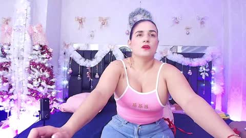 Snapshot of c_fox_ chatting on 20, 12, 2024 Carolina online show from 20, 12, 2024