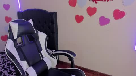 Snapshot of caelisse_cb chatting on 4, 4, 2026 caelisse_cb online show from 4, 4, 2026