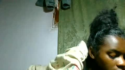 Snapshot of caella98 chatting on 21, 5, 2026 caella98 online show from 21, 5, 2026