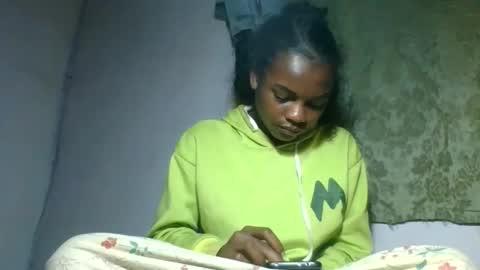 Snapshot of caella98 chatting on 24, 5, 2026 caella98 online show from 24, 5, 2026