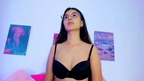 Snapshot of cailin_dione chatting on 18, 4, 2026 cailin_dione online show from 18, 4, 2026