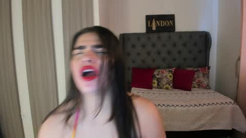 caitlingomez0 online show from 27, 3, 2026