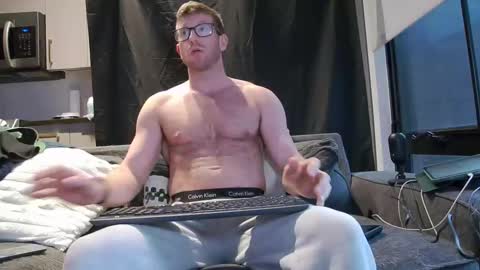 Snapshot of calfurey chatting on 9, 11, 2025 calfurey online show from 9, 11, 2025