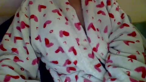 Snapshot of caligirl310r chatting on 17, 12, 2024 Caligurl Queen Head Fluffer In Charge Goddess of Cocktease Mistress of Holes online show from 17, 12, 2024